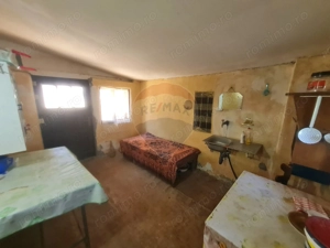 Casă cu 4 camere de vânzare in Jaristea - imagine 6