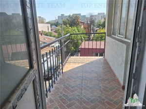 Vila intima cu terasa si teren langa bd. Lacul Tei - imagine 20