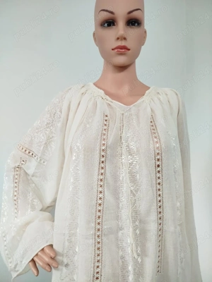 Ie romaneasca lucrata manual, model cusut cu matase alba