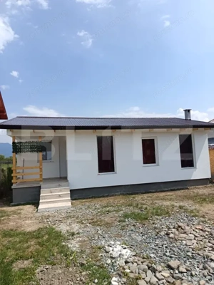 Casă de vânzare – Livezile, str. principală - imagine 2