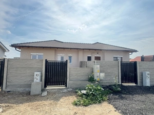 Duplex pe parter în Albina Despartit prin baie 97.500 Euro