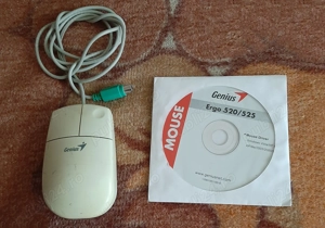 Mouse cu Bila are 2 butoane si PS 2 + CD cu Draivere