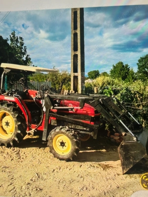 Vând tractor Mitsubishi