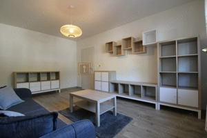 Apartament la casa, 2 camere, 2 bai, centrala proprie.