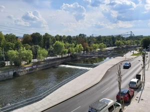 Închiriez apartament complet renovat 3 camere zona parcului central 67m  (Prima închiriere)