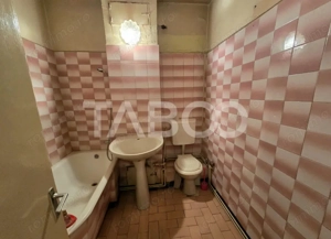 Apartament decomandat 4 camere 4 balcoane 2 bai etaj 1 Central Sibiu - imagine 7