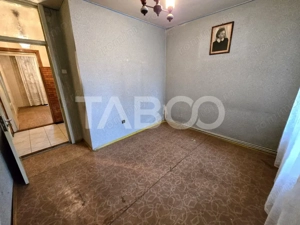 Apartament decomandat 4 camere 4 balcoane 2 bai etaj 1 Central Sibiu - imagine 18