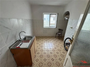 Apartament 3 camere, etaj 1 , 80mp in Campineanca