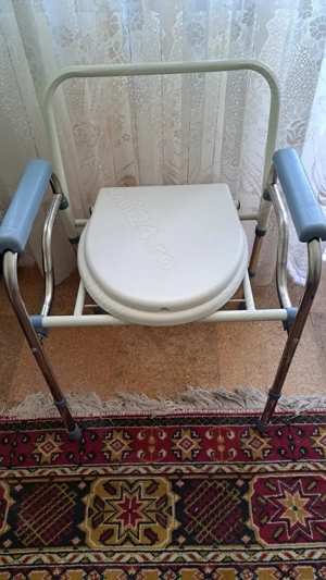 Vând scaun cu WC de cameră