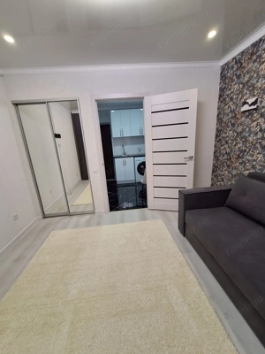 Apartament 2 camere de vanzare zona 1 Decembrie