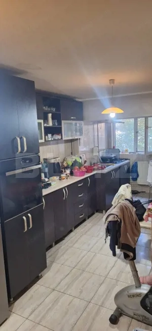 Apartament cu 2 camere, etaj intermediar, Obcini - imagine 3 Apartament cu 2 camere, etaj intermediar, Obcini - imagine 3