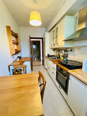 Laguna Residence, apartament 3 camere cu vedere la lacul Tei,  garaj si boxa - imagine 7