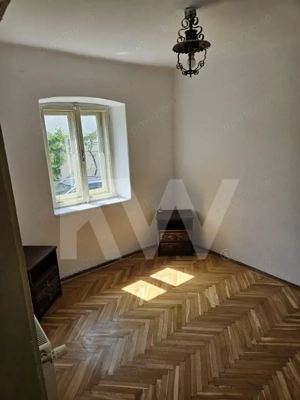 Casă de vânzare în centrul Cisnădiei – oportunitate excelentă! - imagine 7