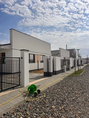 Comision 0%. Duplex pe parter.  Panouri solare.  328 mp teren.  La cheie. - imagine 2 Comision 0%. Duplex pe parter.  Panouri solare.  328 mp teren.  La cheie. - imagine 2