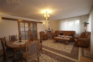 Vila eleganta cu piscina, teren generos si finisaje de calitate - imagine 7