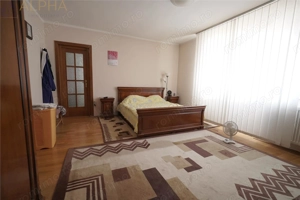 Vila eleganta cu piscina, teren generos si finisaje de calitate - imagine 9