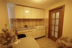 Vila eleganta cu piscina, teren generos si finisaje de calitate - imagine 14