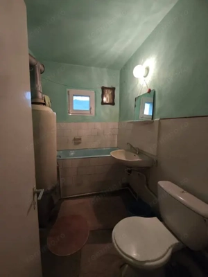 Apartament 2 camere, decomandat, spațios, zonă liniștită, terasă mare și balcon - imagine 10 Apartament 2 camere, decomandat, spațios, zonă liniștită, terasă mare și balcon - imagine 10