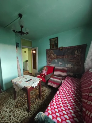 Apartament 2 camere, decomandat, spațios, zonă liniștită, terasă mare și balcon - imagine 8 Apartament 2 camere, decomandat, spațios, zonă liniștită, terasă mare și balcon - imagine 8