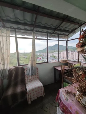 Apartament 2 camere, decomandat, spațios, zonă liniștită, terasă mare și balcon - imagine 3 Apartament 2 camere, decomandat, spațios, zonă liniștită, terasă mare și balcon - imagine 3