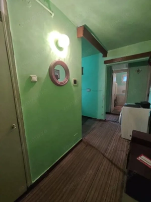 Apartament 2 camere, decomandat, spațios, zonă liniștită, terasă mare și balcon - imagine 12 Apartament 2 camere, decomandat, spațios, zonă liniștită, terasă mare și balcon - imagine 12