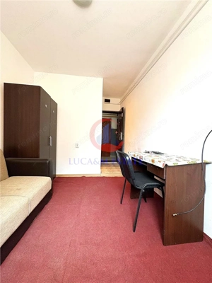 Garsoniera cu baie proprie - imagine 2