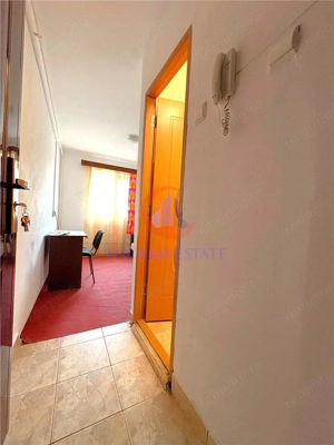 Garsoniera cu baie proprie - imagine 4