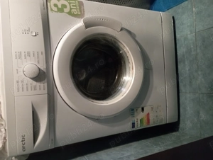 Mașină de spălat rufe  de 5 kg Artic 250 lei