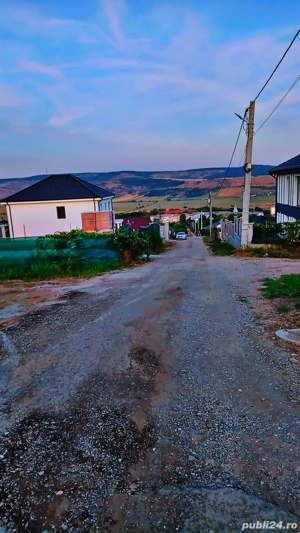 vând teren in cartierul nou 