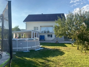 Casă centrală, spațioasă cu priveliști și curte generoasă   Jibou