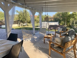 Casă centrală, spațioasă cu priveliști și curte generoasă   Jibou - imagine 4