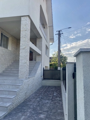 Casă centrală, spațioasă cu priveliști și curte generoasă   Jibou - imagine 6