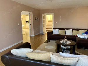 Casă centrală, spațioasă cu priveliști și curte generoasă   Jibou - imagine 7