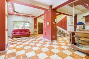 Casa cu curte | Potential pentru rezidenta sau afacere| Aparatorii Patriei - imagine 3