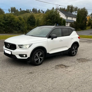 Volvo XC40 2.0 diesel 150 cp - imagine 5