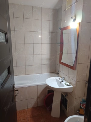 Vând garsoniera zona postavarului