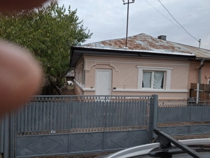 Casă de vanzare  in comuna Potlogi . - imagine 2