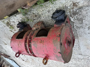 Vand troliu taf detalii la numarul de telefon