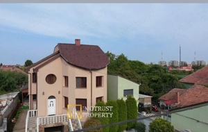  VILA DEOSEBITĂ DE VÂNZARE ÎN ARAD – ZONA CENTRALĂ