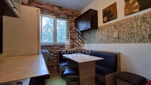 Apartament semidecomandat 3 camere, Miorita - imagine 8