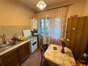 Apartament 3 camere, etaj 1, zona Garii , decomandat, parcare