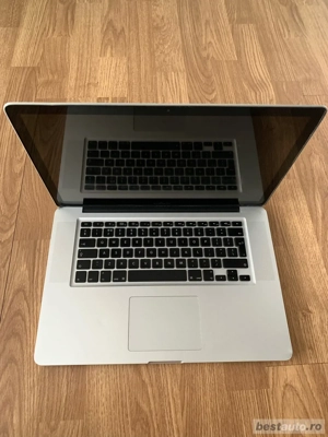 Laptop MacBook Pro Display 15,4 inch Model A1286 dupa model este un i7 este Defect.