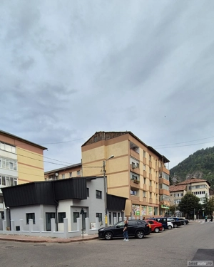 Spatiu de inchiriat zona Spitalul Județean, Scoala nr.2, Asirom 