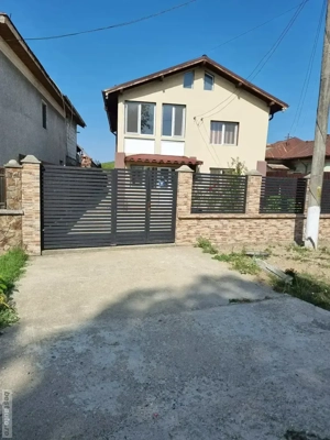 Casă Parter + Etaj Lăcusteni