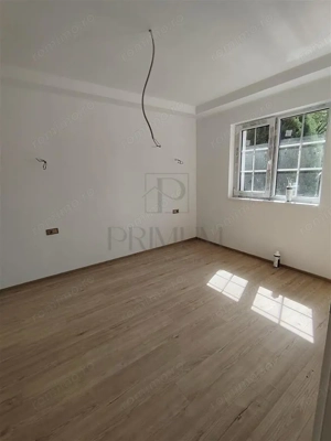 Duplex despartit prin garaj - zona excelenta - toate utilitatile - asfalt - imagine 11