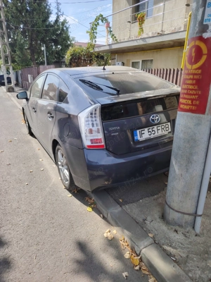 Vând Toyota Prius Executiv