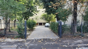 Garaj incalzit ultracentral exclusivist  - imagine 5