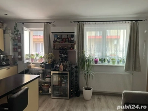 Proprietar vand apartament 2 camere in Giroc - imagine 2