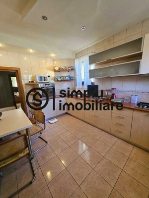 Apartament 3 camere, zona centrala zona Ramada.