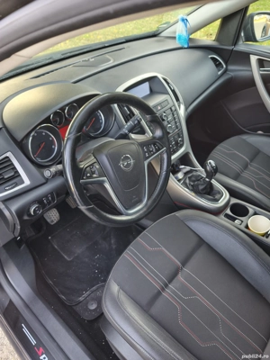 Vând Opel Astra j 2011